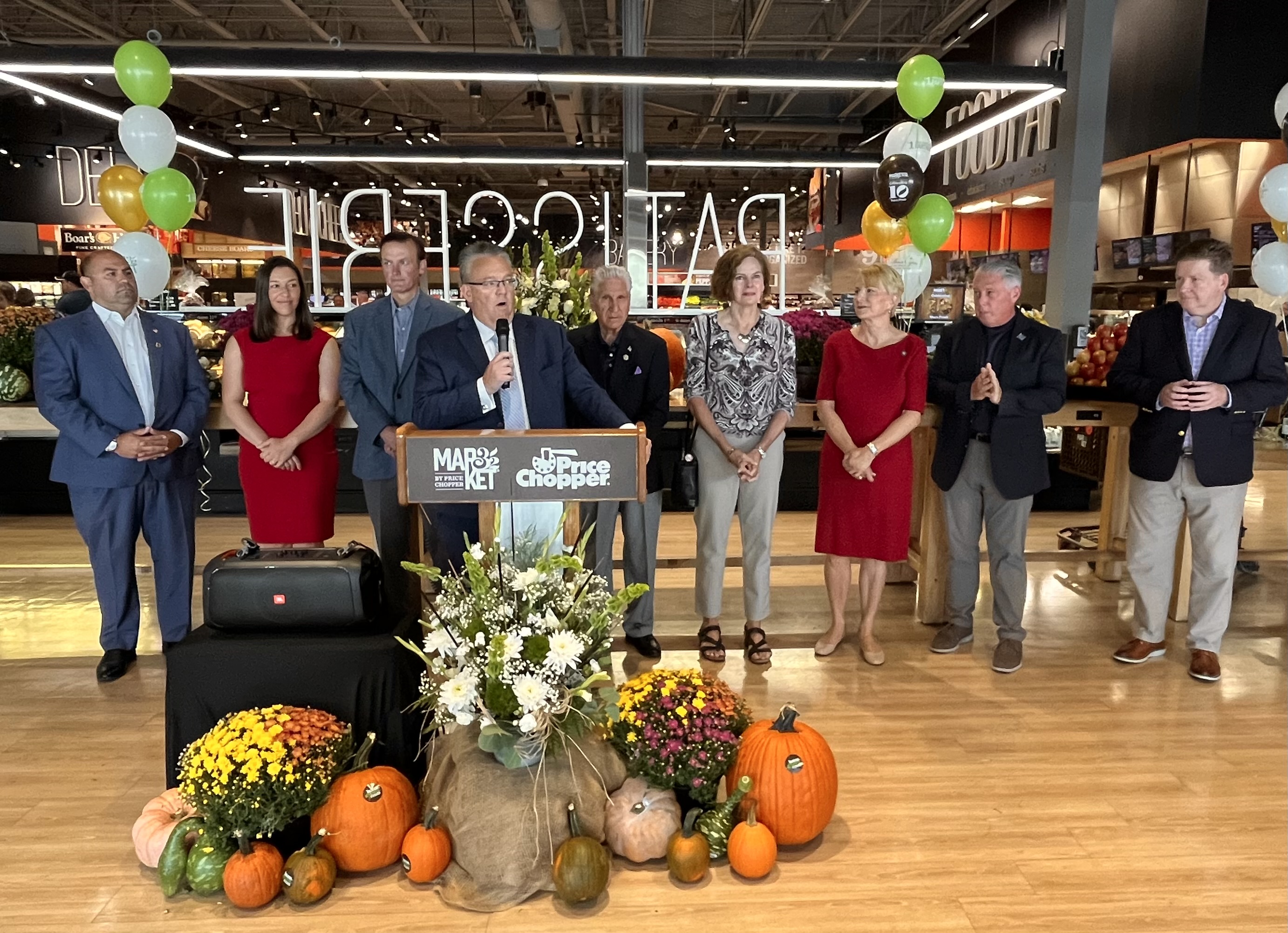Market 32 Kicks Off ‘10 Years Fresh’ Initiative with Savings for Shoppers, Commitment to Local Growth