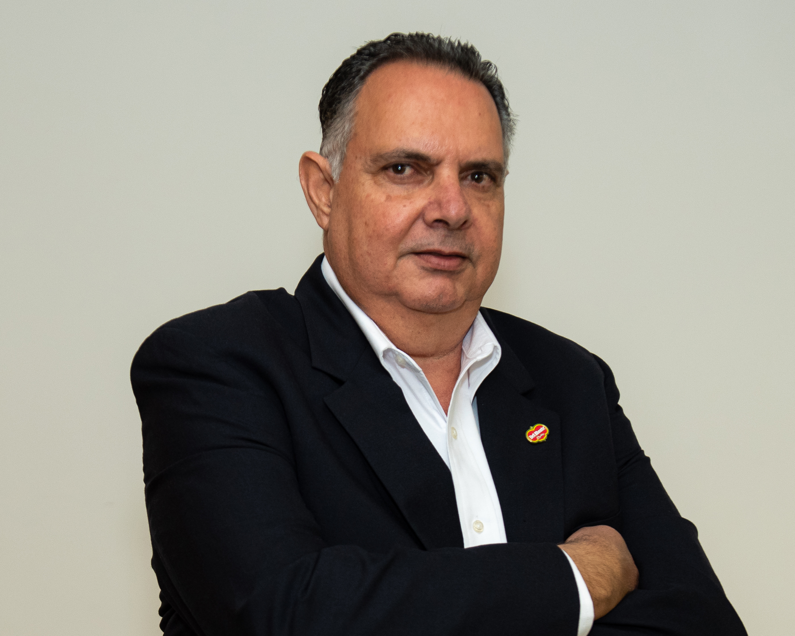 Raul Saca Headshot.jpg