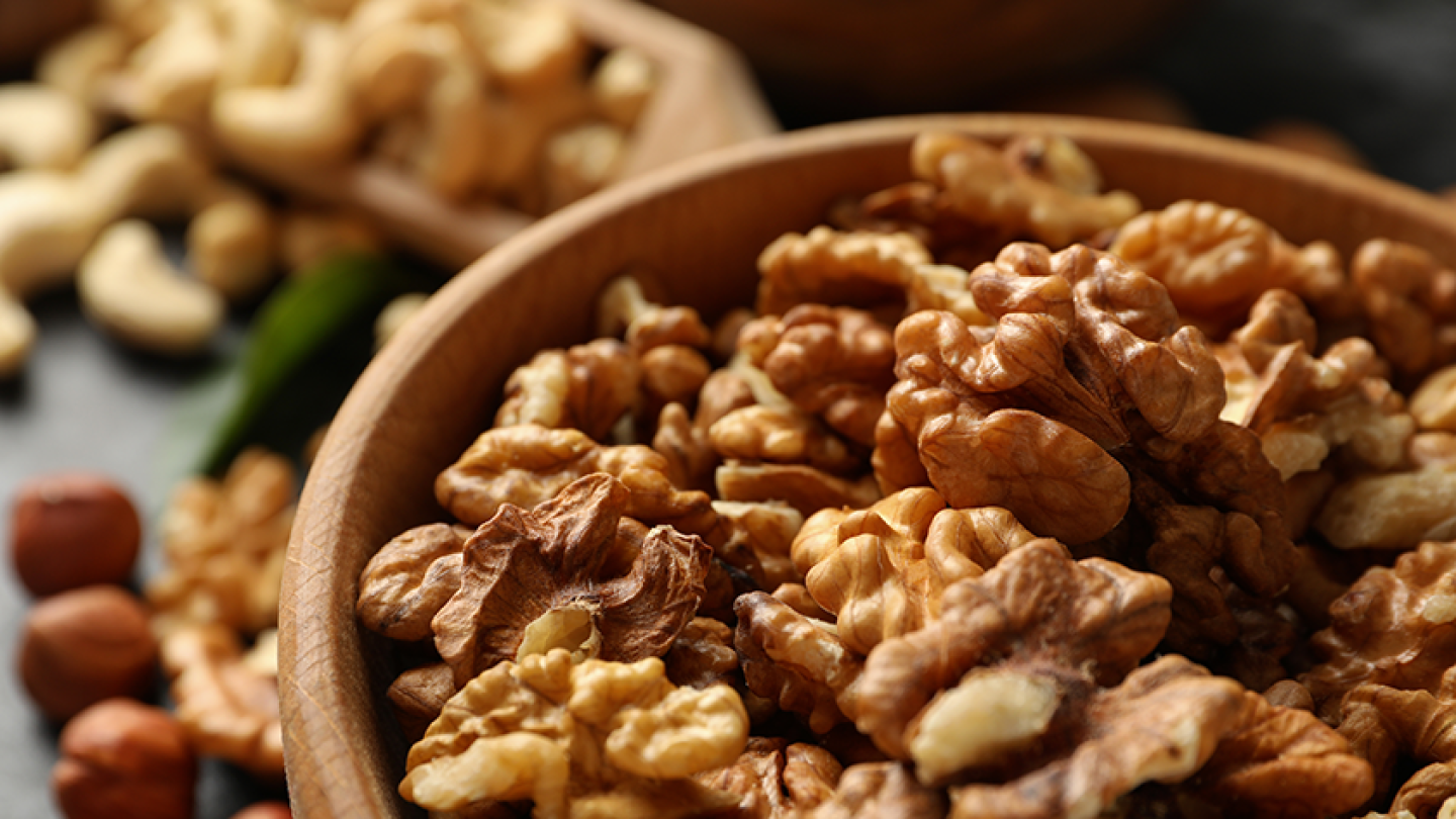 Walnuts meet 'healthy' label, based on new FDA guidelines - The Packer