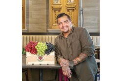 Aarón Sánchez, an award-winning chef and restaurateur, will tout the benefits of California table grapes for the California Table Grape Commission this fall.
