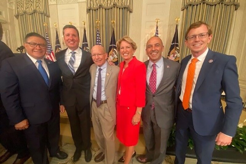 From Left to right: Rep. Salud Carbajal (CA-24); President and CEO Western Growers: Dave Puglia; Rep. Peter DeFazio (OR-4), Chairman House Transportation and Infrastructure Committee; Cathy Burns, CEO of IFPA; Rep. Jimmy Panetta, (CA-20); and, Rep. Dusty Johnson, (SD-AL).