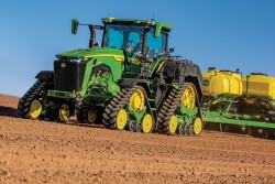 ExactRate Tanks provide up to 1,000 gal. of liquid fertilizer carrying on the tractor with an additional 600 gal. mounted on the planter.