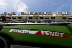 Starting in 2024, AGCO will offer the Bosch BASF Smart Farming Smart Spraying technology on Fendt Rogator sprayers. 