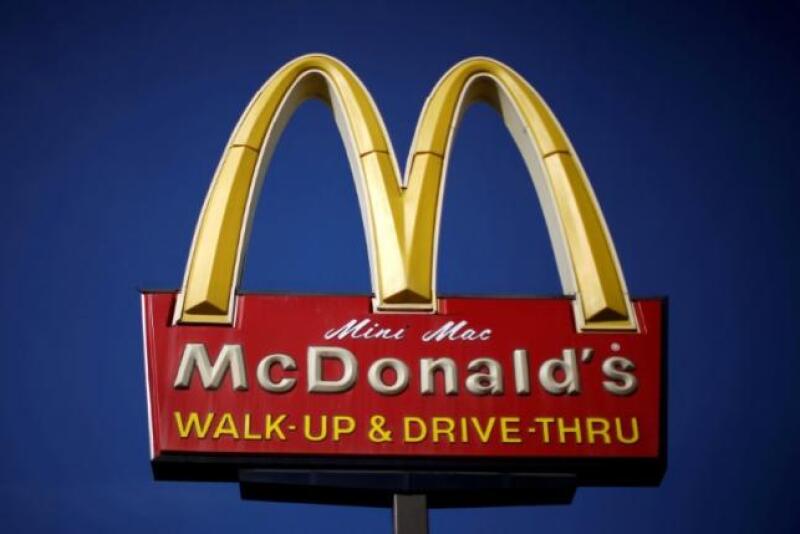 McDonald’s Corp is moving forward with plans to reduce the use of antibiotics in its global beef supply. 