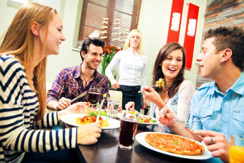 millennials_at_restaurant.jpg