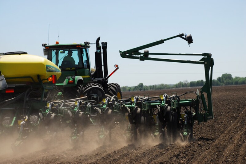 As farmers continue planting day after day to get as much done as possible, it puts more wear and tear on planter parts. Specifically, check planter hydraulic hoses to make sure they’re working as expected.
