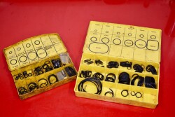 O-ring sets not only keep metric/flat-face and standard ORB O-rings organize, but provide size charts to help match damaged O-rings to their replacement.