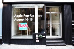 Stemilt Growers set up a "pop up" shop in New York to promote the Rave apple from Aug. 16-18.