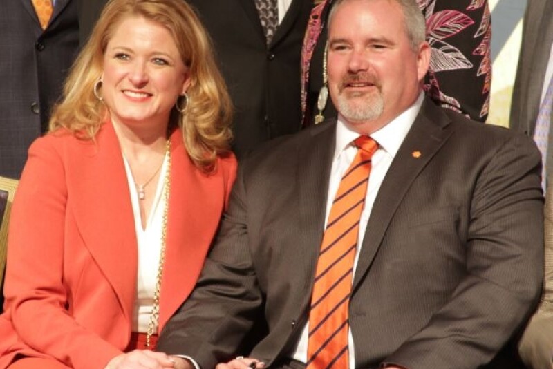 Lori Anne and Chalmers Carr are the 2017 Top Producer of the Year award winners.