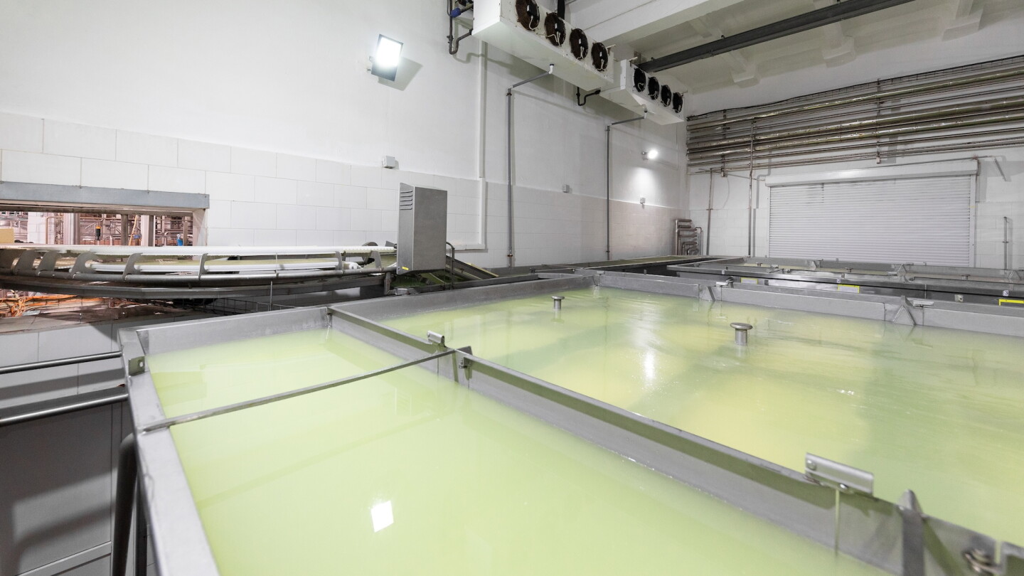 More Milk Moves Into Cheese, Butter and Ingredients as June Production Rises