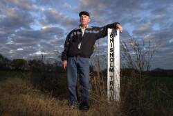 Chisholm_Trail_markers_1107
