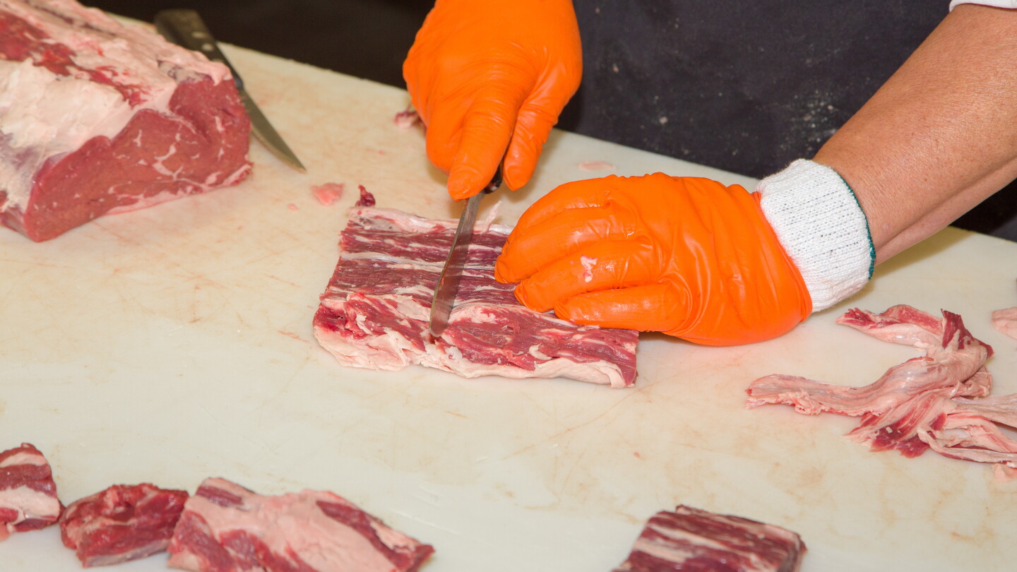 Meat Cutter Lesson Kentucky Meat Cutting School Teaches Skills to Improve the Industry ...