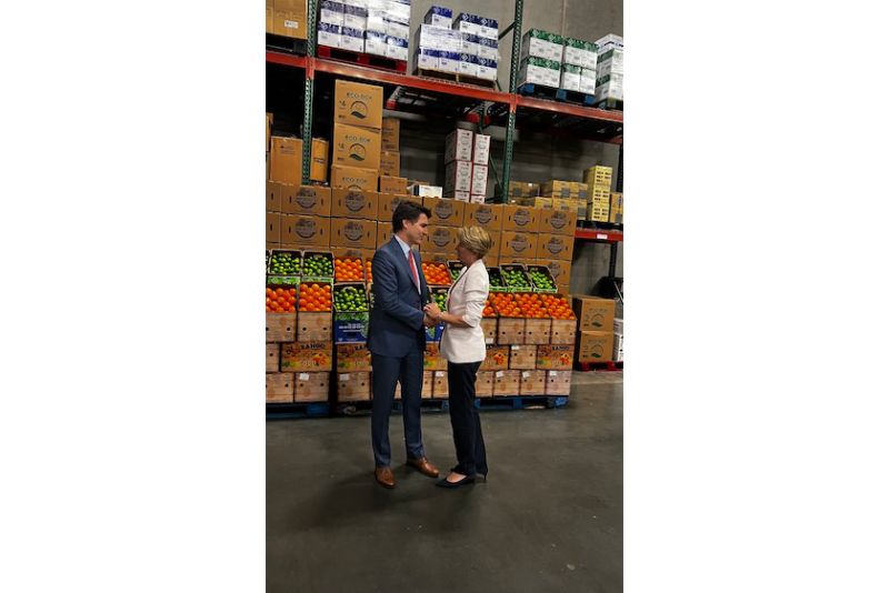 IFPA CEO Cathy Burns speaks with Canadian Prime Minister Justin Trudeau.