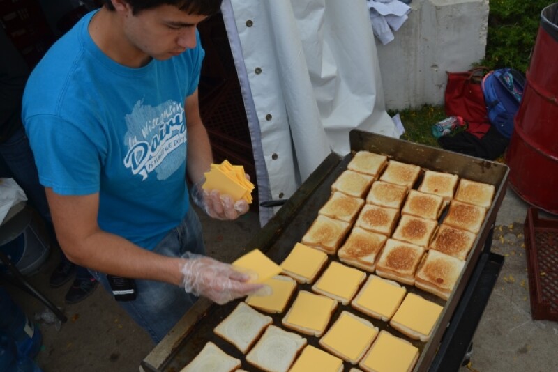 Making_Grilled_Cheese