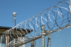 prison-1201339-640x480.jpg