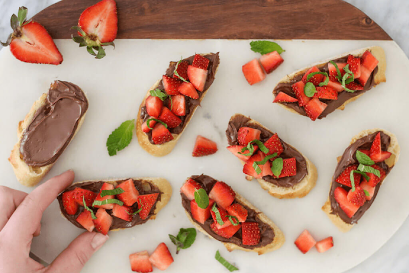California Strawberry Commission launches its Get Snacking campaign on Instagram.