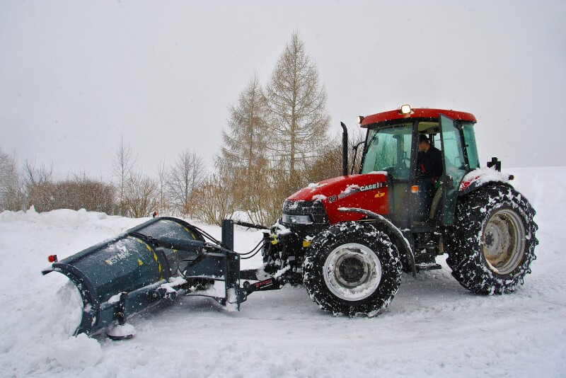 Tractor snow