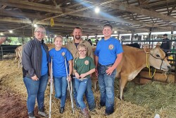Illinois dairy family