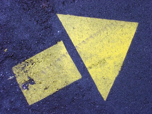 yellow-arrow-1521830-640x480.jpg
