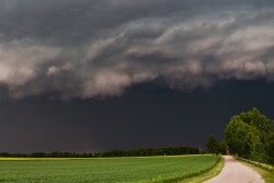 thunderstorm-5892366_1920.jpg