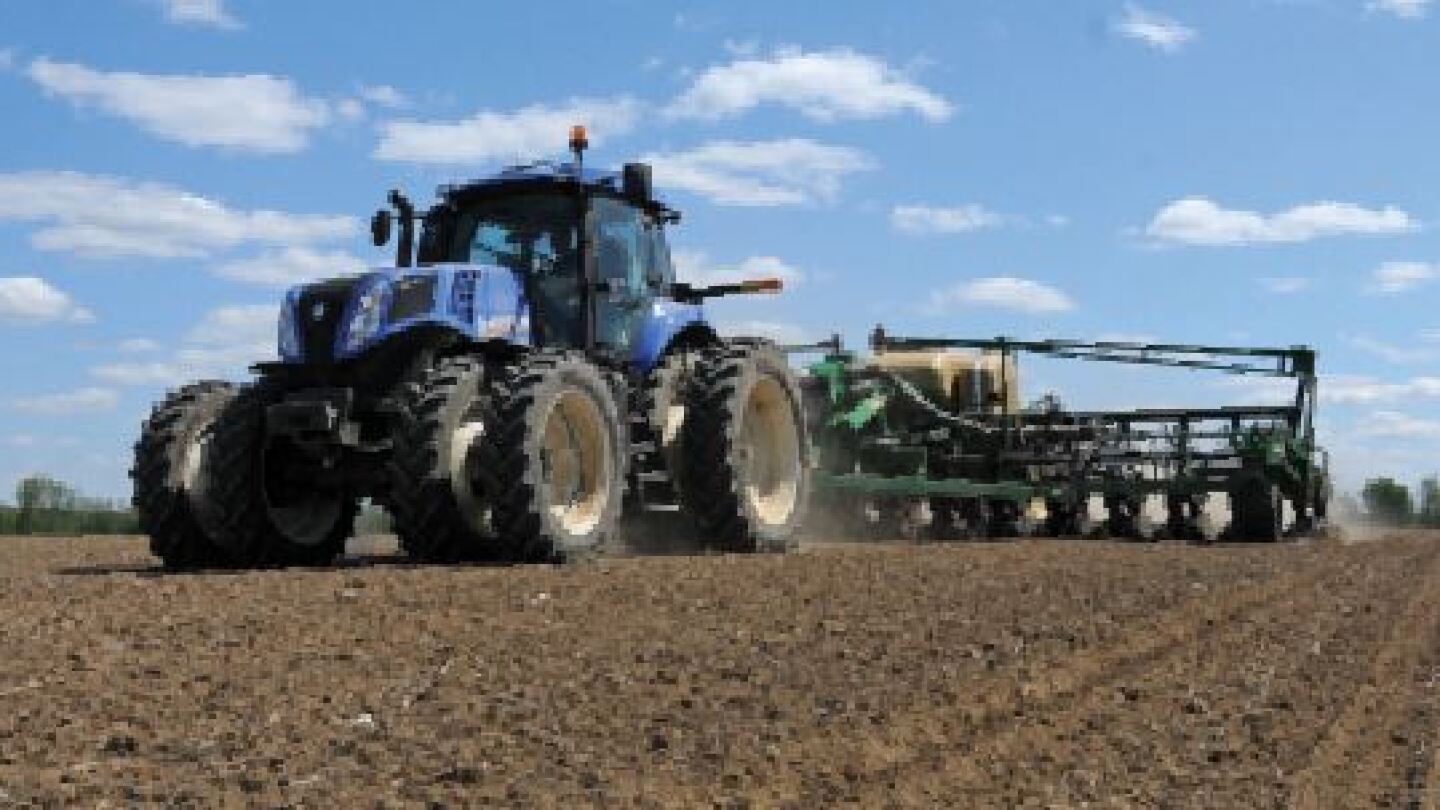 Here’s USDA’s preliminary look at 2026 corn, soybean, wheat acres and balance sheets