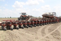 Planter planting2