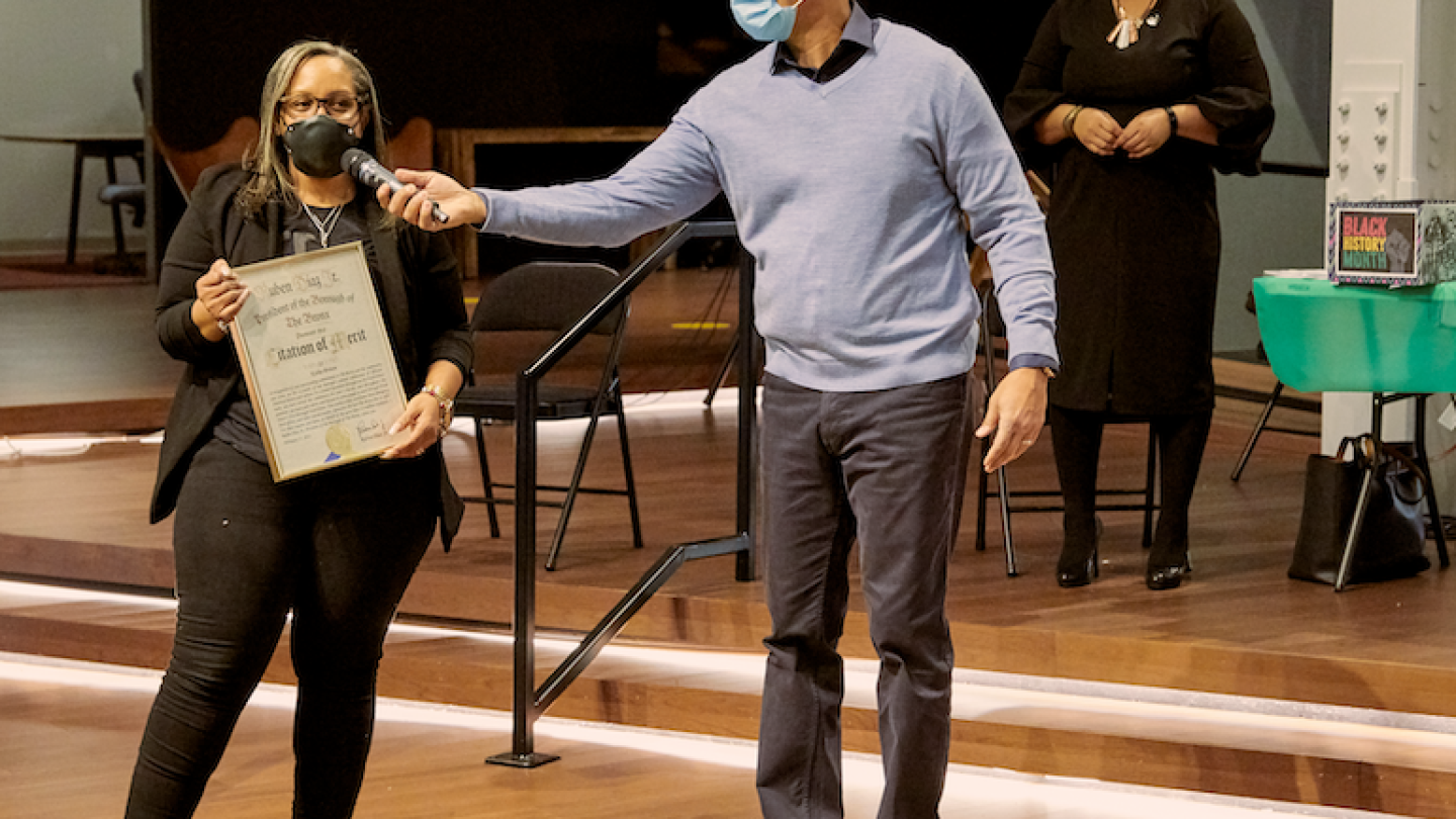 Freshdirect Workers NYC official recognizes 3 FreshDirect workers for courage, service in ...