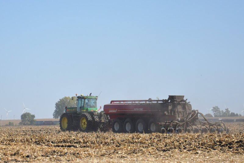 Hog Manure Injection - Iowa Select Farms