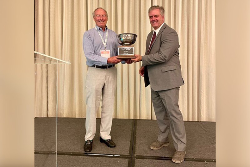 Phil Glaize Jr. receives the 2022 Apple Person for All Seasons award