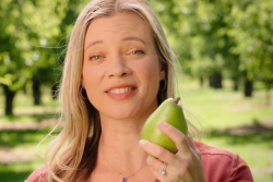 Actress Amy Smart is the spokesperson for USA Pears