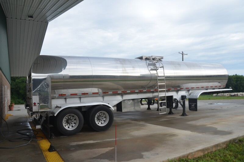 Milk Semi Tank Trailer
