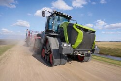 The CLAAS XERION 12 gets its inspiration from the original 5000/4000 models, but everything about it is on a bigger scale.