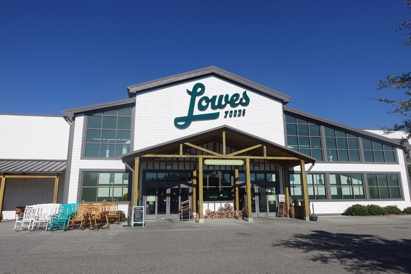 Lowes Foods storefront