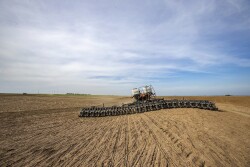 AGCO's new FENDT Momentum planter includes a vertical contouring toolbar that hugs the ground and moves, shifts with hills and other changes in farmland. 