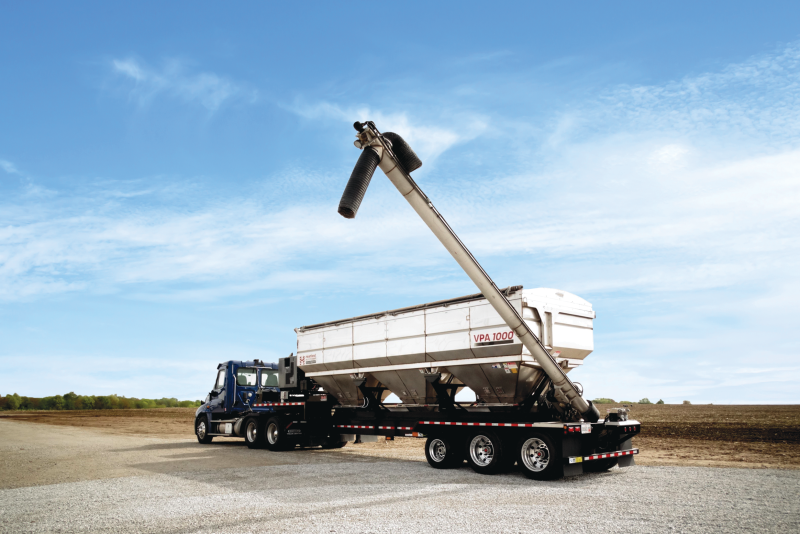 Boasting to be the industry’s first tender of its kind, Heartland Ag Systems Equipment, a division of Heartland Ag Systems, introduced the VPA 1000 with a Variable Position Auger (VPA.)