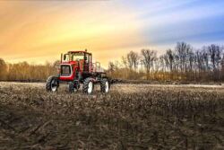 Designed to be compact, lightweight and agile, the Apache AS360 sprayer is the lightest sprayer from Equipment Technologies—weighing 16,900 lb. 