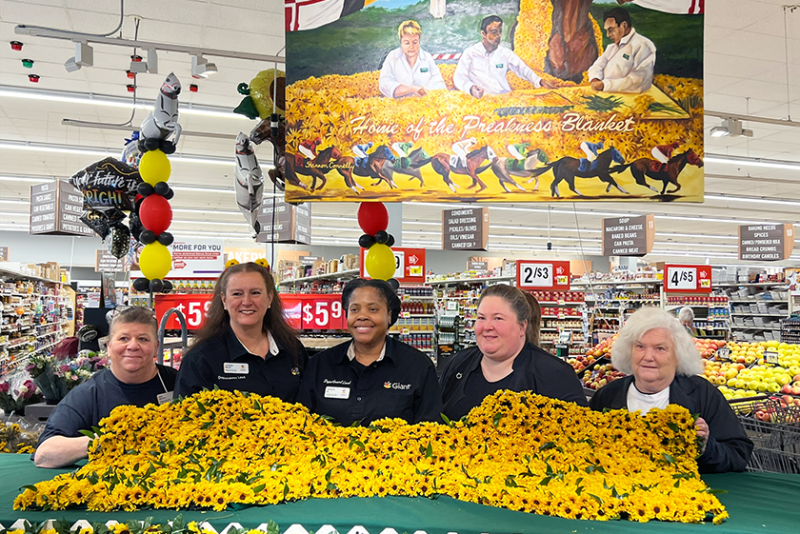 Giant Food florist with Preakness floral blanket