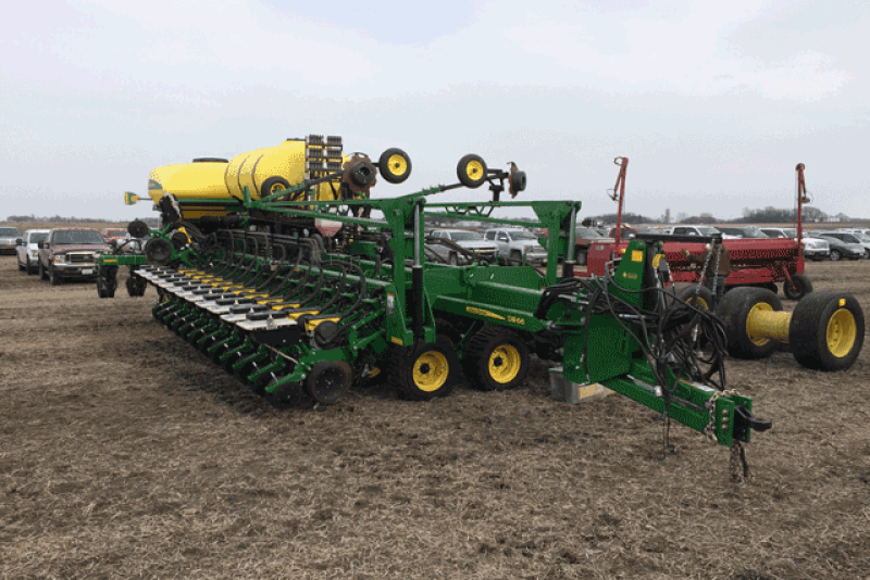 This planter sold on Nov. 17