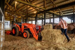 The L02 Series is expanded with two models–L2502 and L4802. The L02 series is available in either HST or gear drive transmission in 2WD or 4WD.
