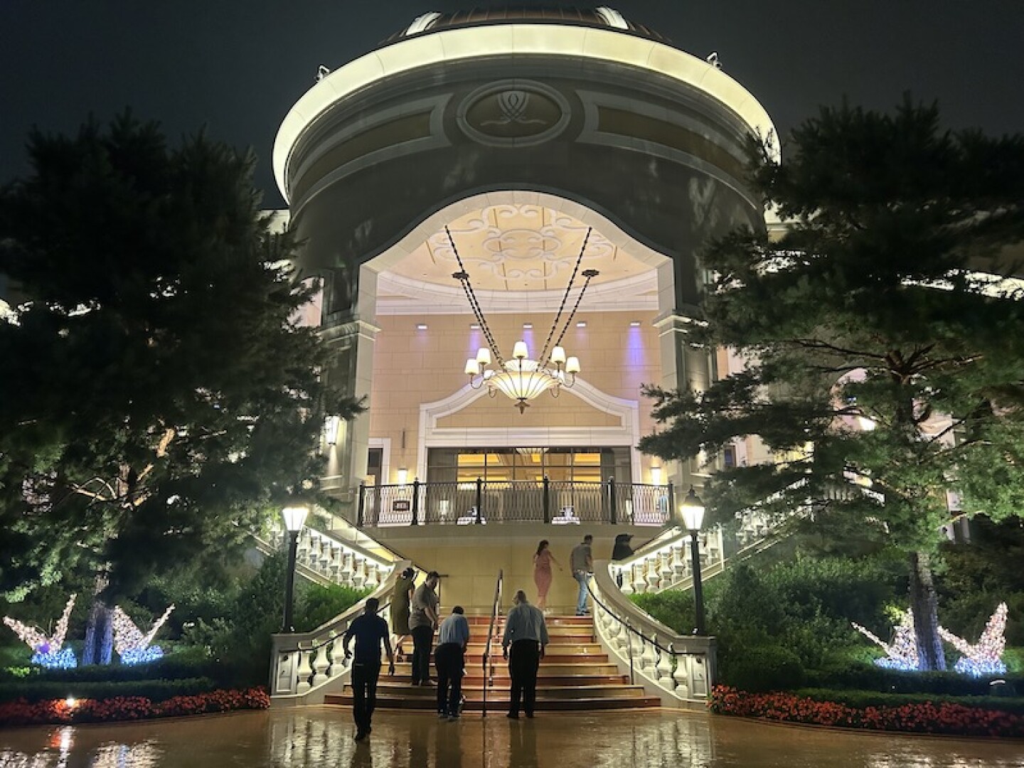 5-entrance.jpeg