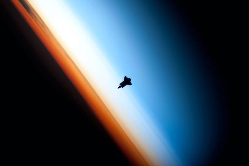 shuttle leaving earth