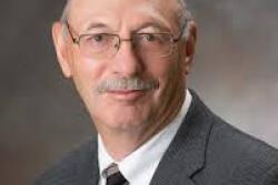 Since 2003, Grotelueschen has served as director of the University of Nebraska’s Great Plains Veterinary Education Center.