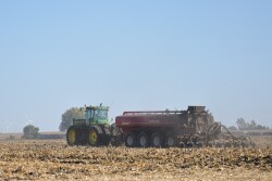 Hog Manure Injection - Iowa Select Farms
