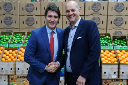 From left: Canadian Prime Minister Justin Trudeau and Canadian Produce Marketing Association Chair Colin Chapdelaine