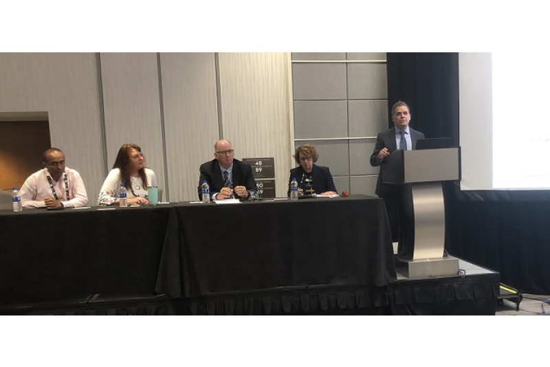 Food and Drug Administrator deputy commissioner for food policy and response Frank Yiannas (right) spoke about the agency's New Era of Smarter Food Safety  Sept. 18 at the United Fresh Washington Conference.
Panelists were Suresh DeCosta (from left), Lipman Family Farms, Donna Lynn Browne, Naturipe Farms, Scott Horsfall, California LGMA  and De Ann Davis, Commercial Food Sanitation.
