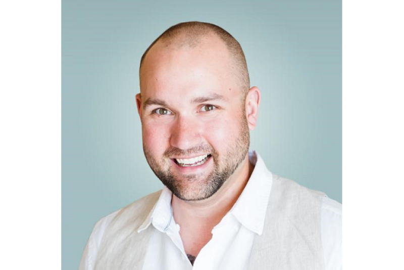 Stewart Lapage, moderator