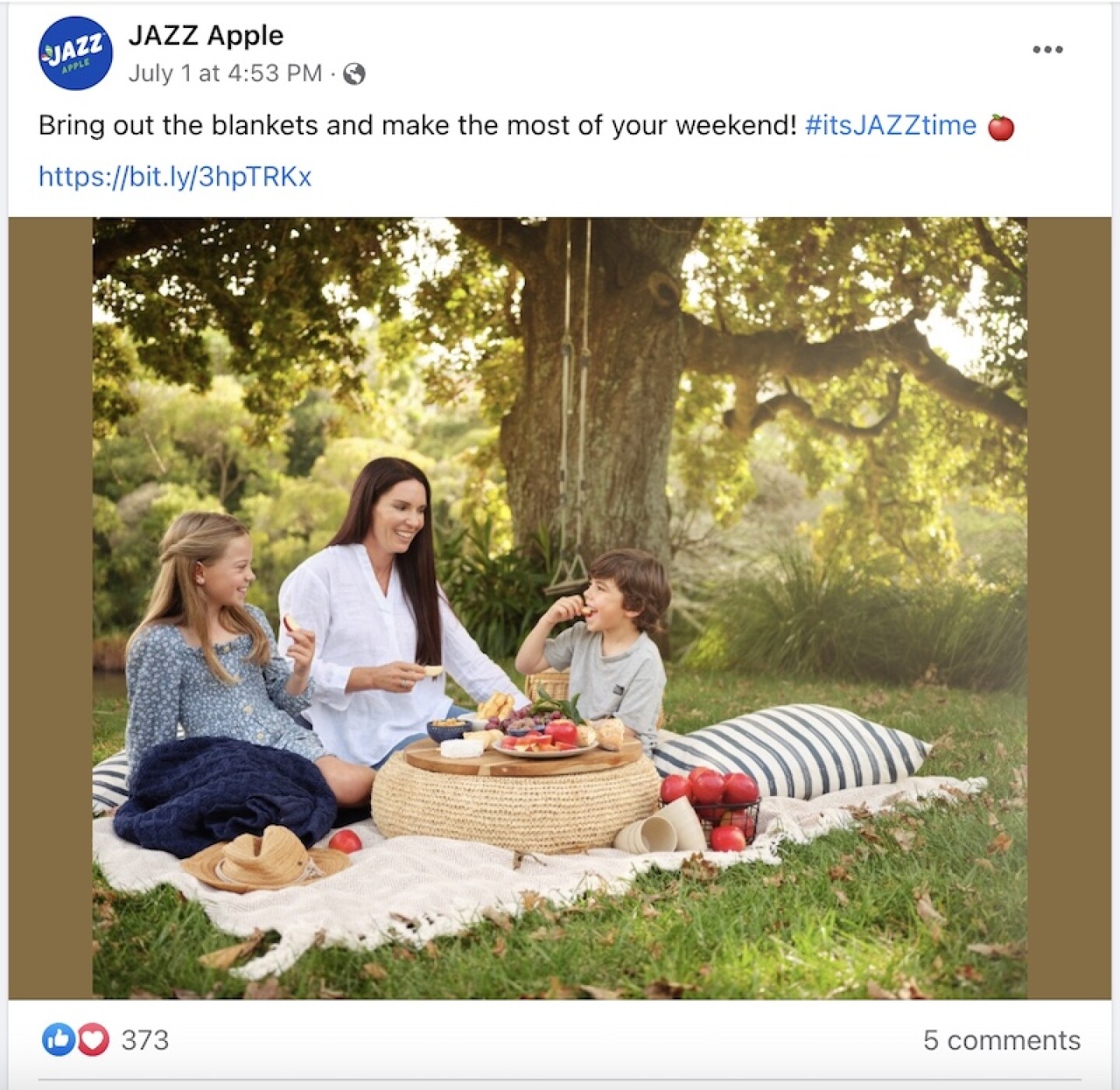 Facebook-Jazz%20Apple.jpg