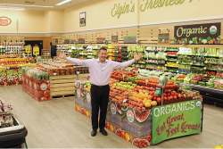 Scott Bennett, produce sales and merchandising manager for Jewel-Osco, received the 2019 Produce Retailer of the Year award.