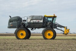 Hagie STS16 Self Propelled Sprayer