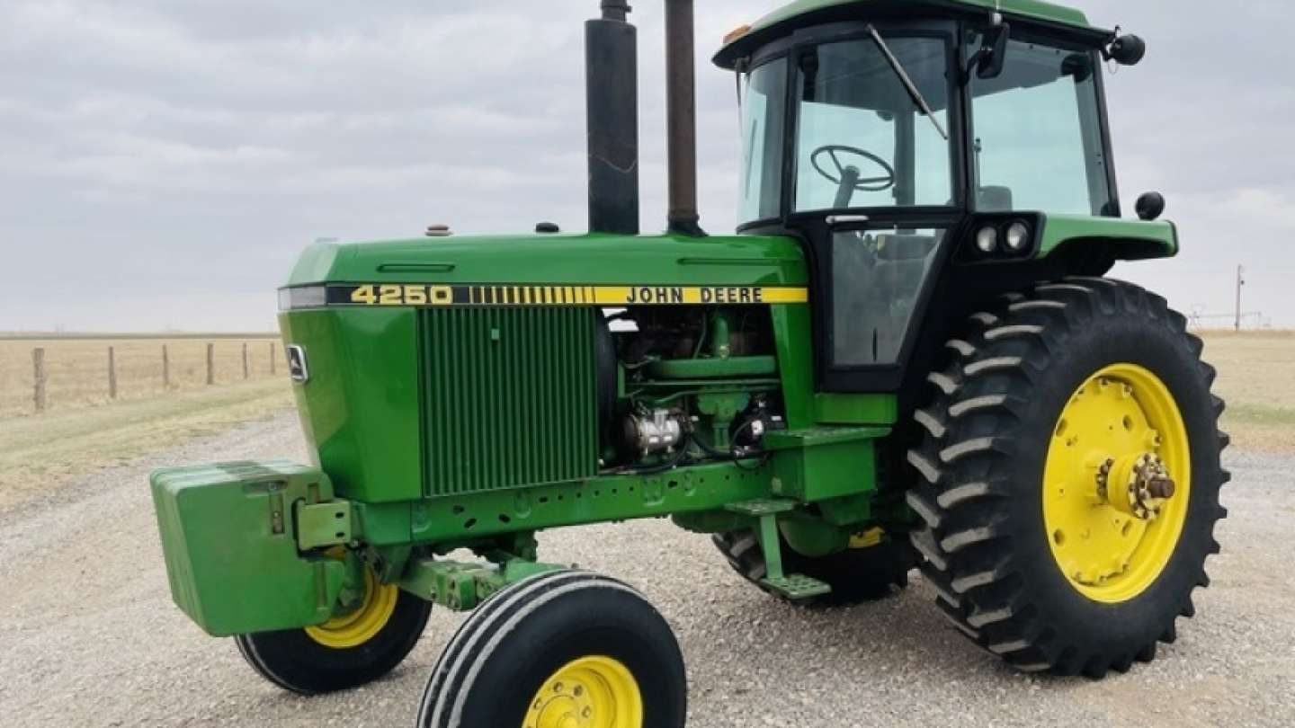 Bid Now: Low Use, High Quality Headline Machinery Pete Auction - AgWeb